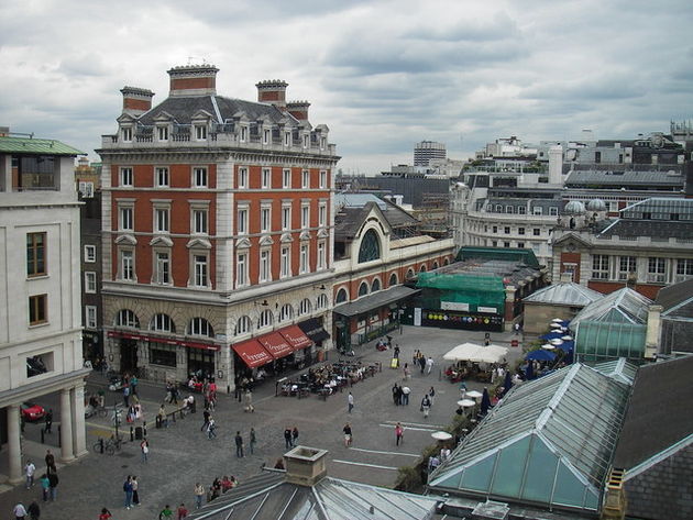 Covent Garden Piazza with London Transport Museum geograph.org.uk 215169
